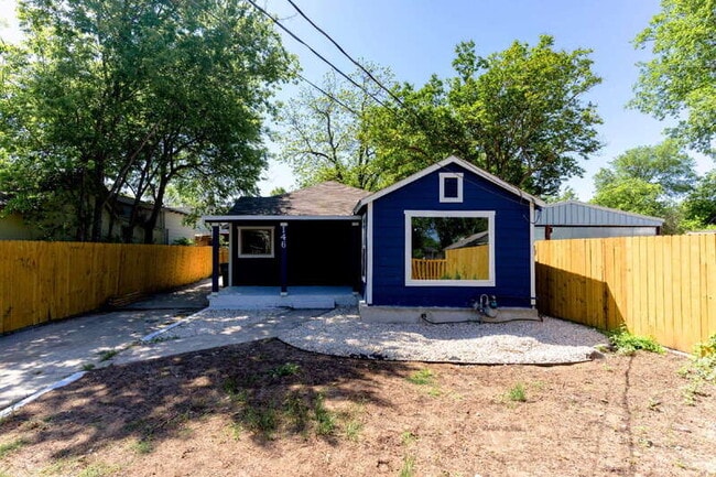 146 Leroux St in San Antonio, TX - Building Photo - Building Photo