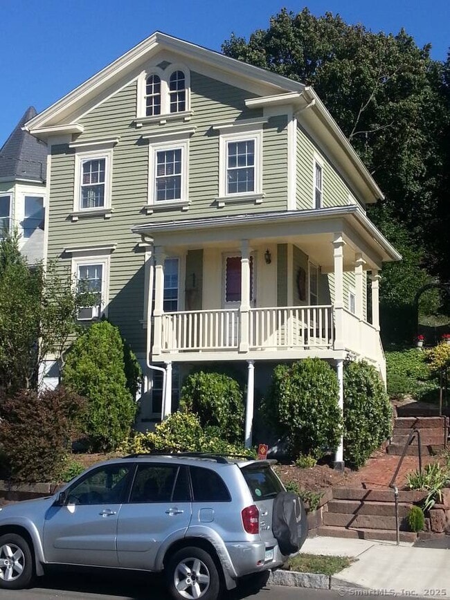property at 529 Quinnipiac Ave