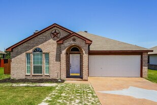 204 Harvard Dr in Princeton, TX - Building Photo