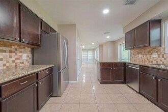 6534 Bayonne Dr in Spring, TX - Building Photo - Building Photo
