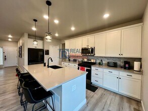 385 Baler Ct in Brighton, CO - Building Photo - Building Photo