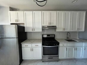 483 Kennedy Blvd, Unit 1F in Bayonne, NJ - Building Photo - Building Photo