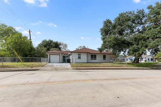 3734 Daphne St in Houston, TX - Building Photo - Building Photo