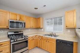 9036 Meadowmont View Dr in Charlotte, NC - Building Photo - Building Photo
