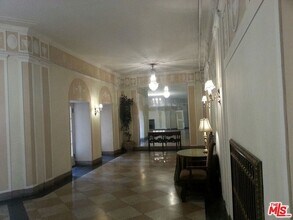 3278 Wilshire Blvd in Los Angeles, CA - Building Photo - Building Photo