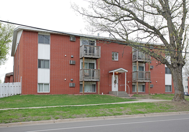 Prairie Home Apartments in St. Cloud, MN - Building Photo - Building Photo