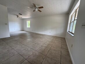 2564 Navajo Ave in Fort Pierce, FL - Building Photo - Building Photo