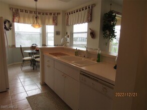 8076 Queen Palm Ln in Ft. Myers, FL - Building Photo - Building Photo