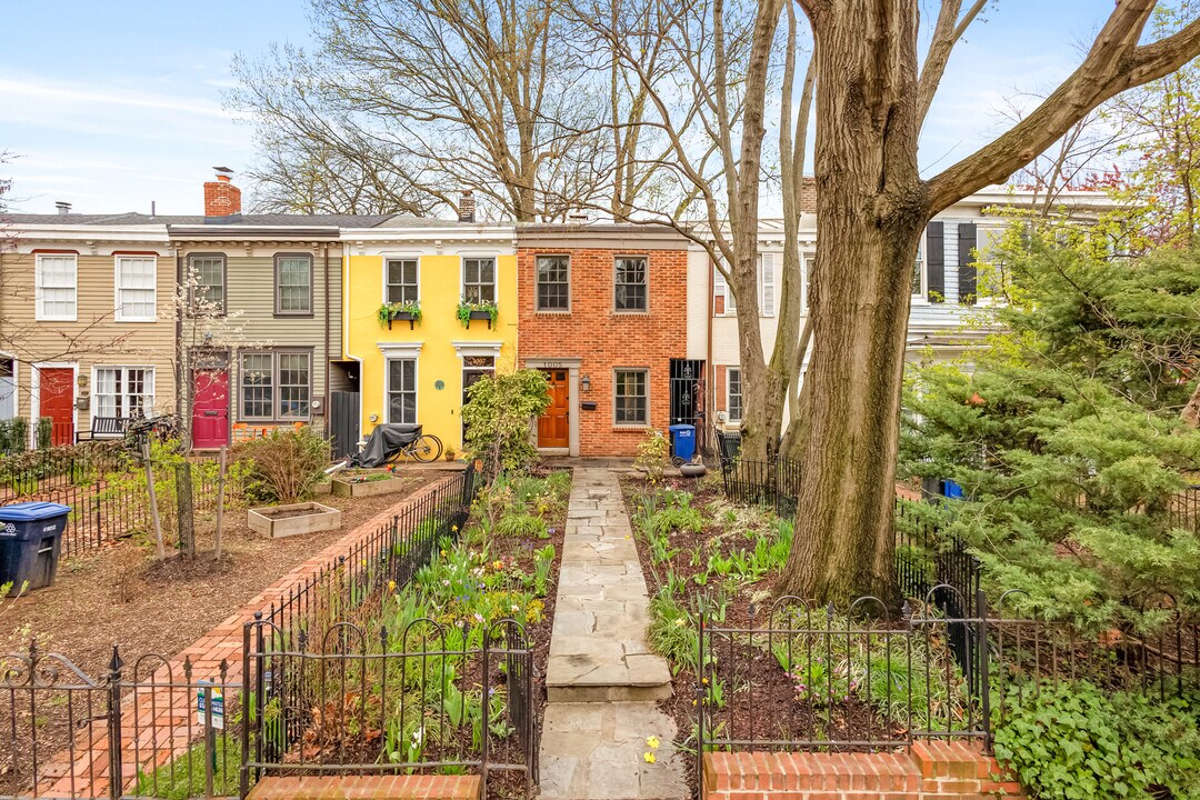 1005 S Carolina Ave SE in Washington, DC - Foto de edificio