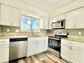 4153 S Semoran Blvd in Orlando, FL - Foto de edificio - Building Photo