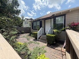 907 Enid St in Houston, TX - Building Photo
