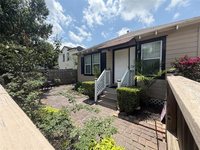 property at 907 Enid St