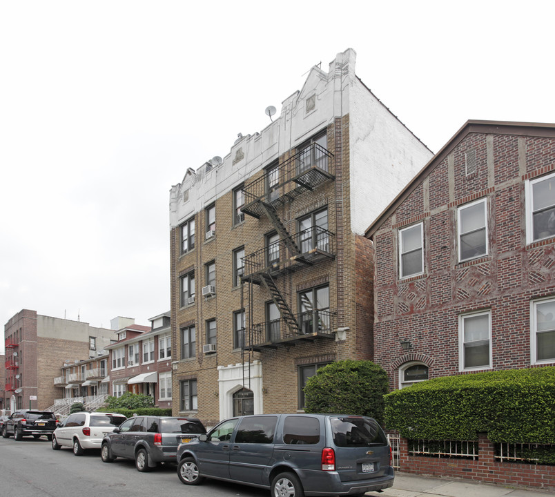 1535 W 7th St in Brooklyn, NY - Building Photo