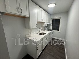 733 Main St in Dickson City, PA - Building Photo