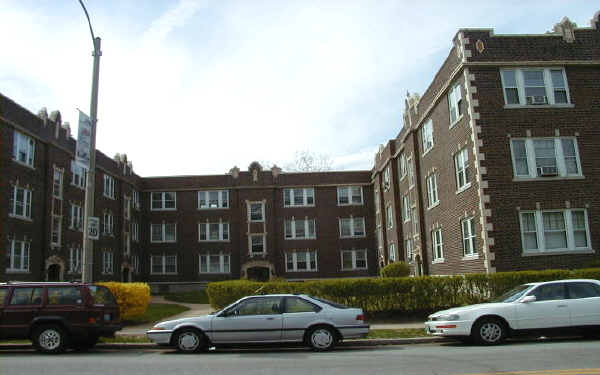 Belle Court Apartments in St. Louis, MO - Building Photo - Building Photo