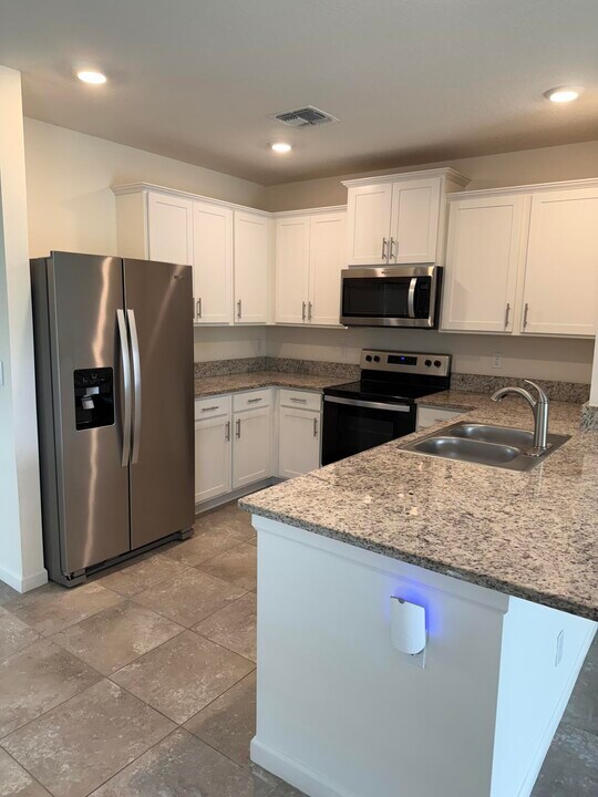 10997 SW Vasari Way in Port St. Lucie, FL - Building Photo