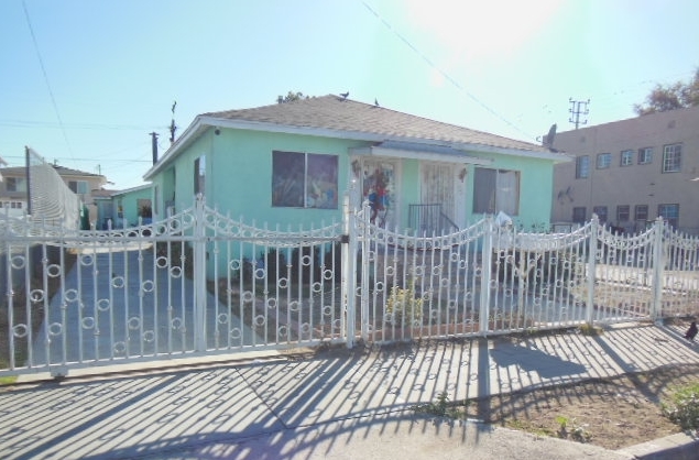 254 E 48th St in Los Angeles, CA - Building Photo