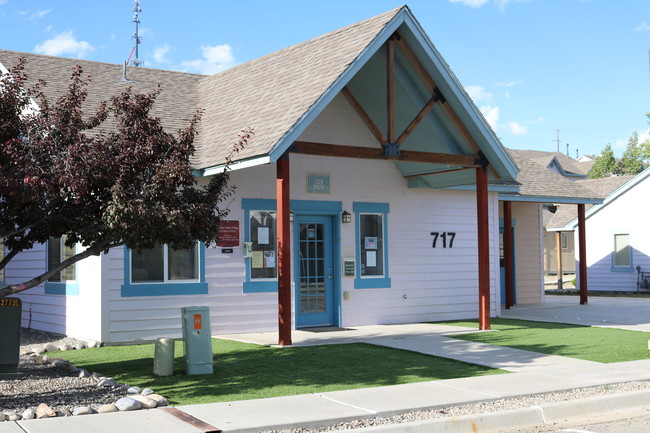 Hidden Valley Village in Bloomfield, NM - Building Photo - Building Photo