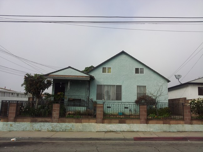 369 S Arizona Ave in Los Angeles, CA - Building Photo - Primary Photo