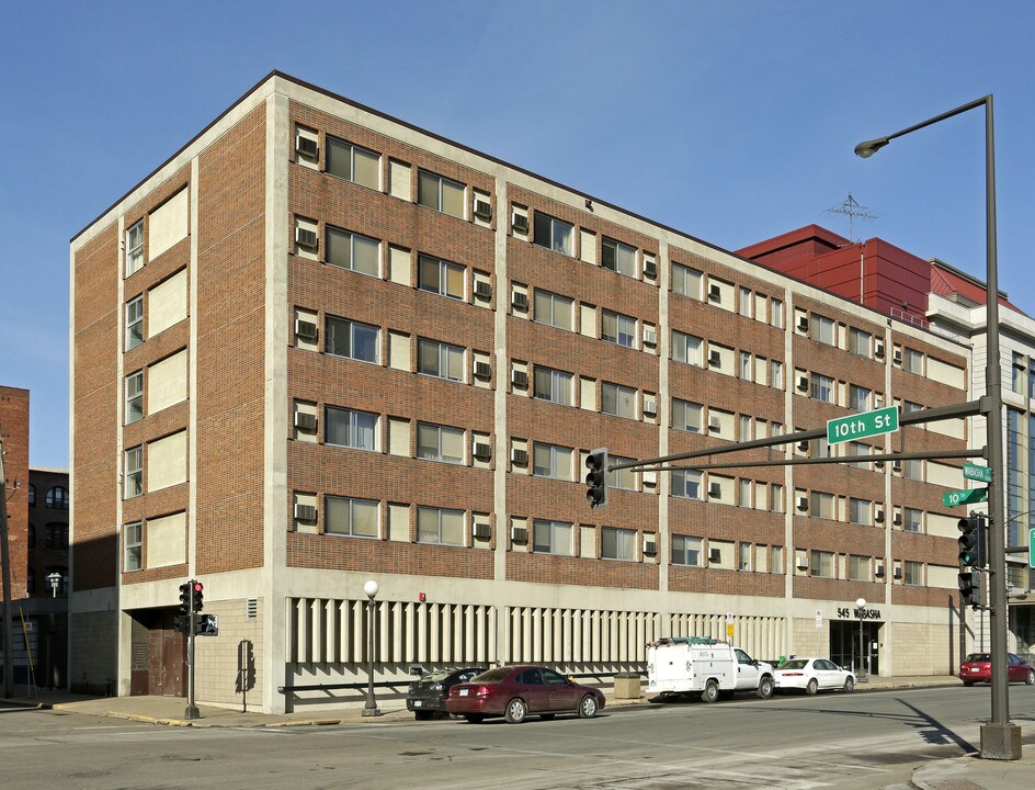 Wabasha Hi-Rise in St. Paul, MN - Foto de edificio