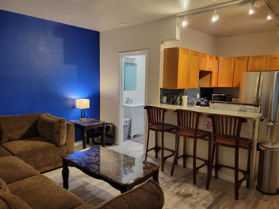 355 Kalanianaole St in Hilo, HI - Building Photo