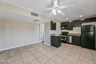 3949 E Earll Dr in Phoenix, AZ - Building Photo - Building Photo