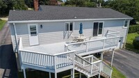 47 Shore Rd in Westerly, RI - Foto de edificio - Building Photo