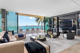 825 E Dilido Dr in Miami Beach, FL - Building Photo - Building Photo