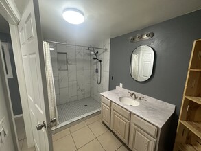 11122 W Connecticut Ave, Unit Master bedroom for rent. in Youngtown, AZ - Building Photo - Building Photo