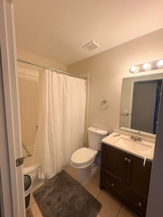 3561 S Kittredge St in Aurora, CO - Foto de edificio