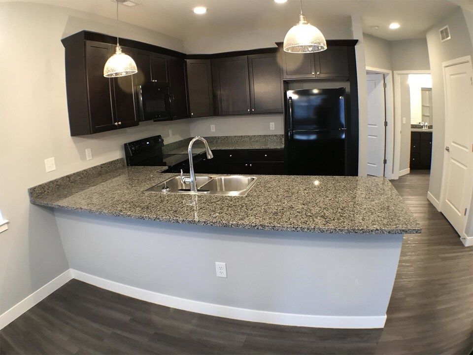 1661 McCleary Ln in Iowa City, IA - Building Photo