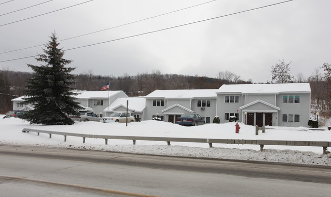 362 Main St in Richmondville, NY - Foto de edificio - Building Photo