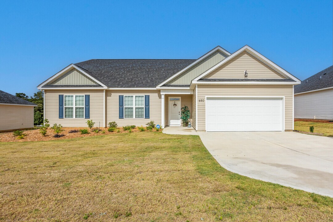 650 Pine St in Warrenville, SC - Building Photo