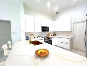 4394 Mahogany Ridge Dr in Weston, FL - Building Photo - Building Photo