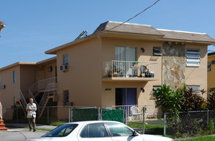 1425 SW 5th St in Miami, FL - Building Photo - Building Photo