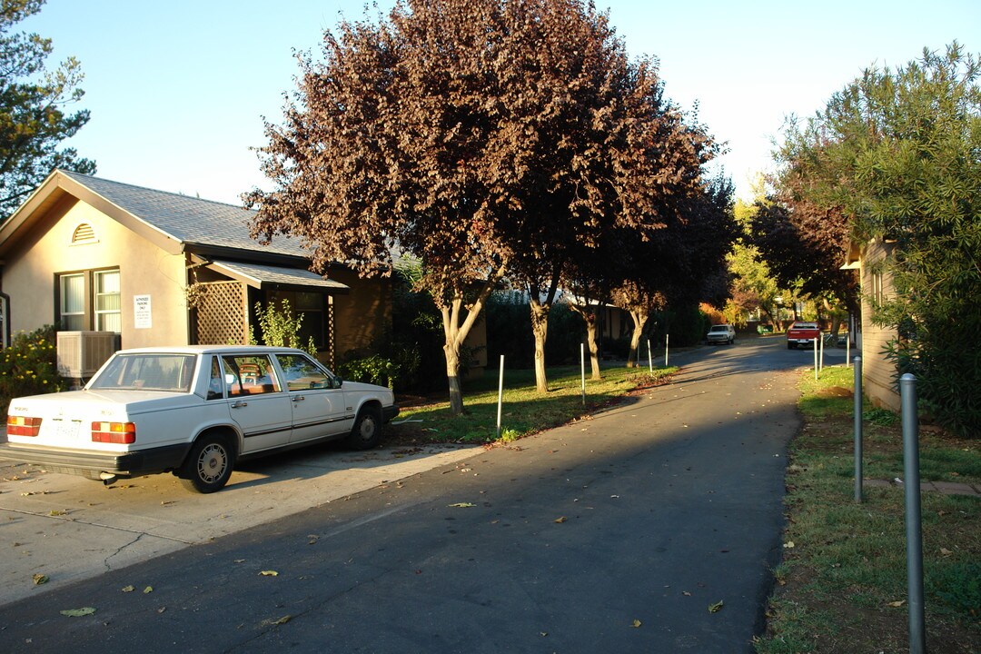 338 Nord Ave in Chico, CA - Building Photo