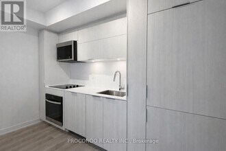 370 Martha St in Burlington, ON - Building Photo - Building Photo