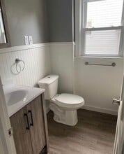 972 Hunt St in Akron, OH - Foto de edificio - Building Photo