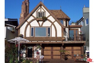 3325 Harbor Blvd, Unit 1/2 in Oxnard, CA - Building Photo
