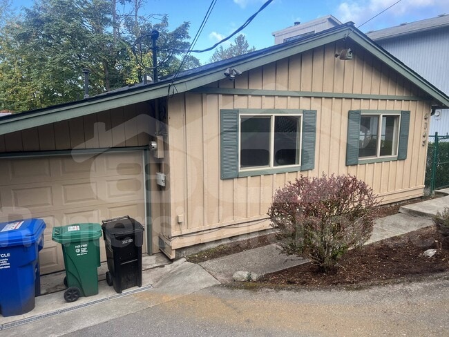 4143 22nd Ave SW in Seattle, WA - Building Photo - Building Photo