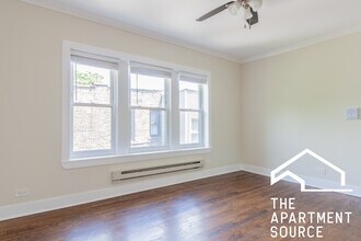 648 W Roscoe St in Chicago, IL - Building Photo - Building Photo