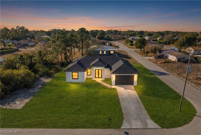 5231 6th St W in Lehigh Acres, FL - Building Photo - Building Photo