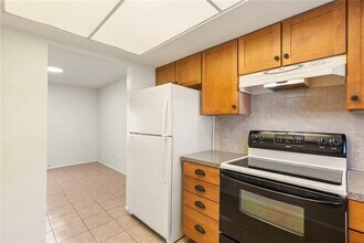 1248 Lazy Lake Rd W in Dunedin, FL - Building Photo - Building Photo