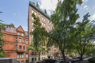 151 W 74th St in New York, NY - Building Photo - Building Photo