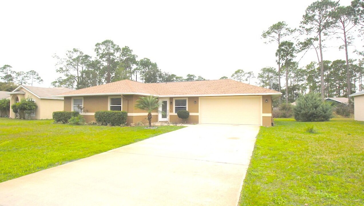 43 Peppercorn Ln in Palm Coast, FL - Building Photo