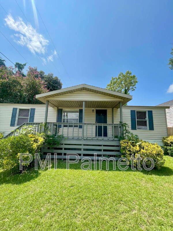 property at 106 S Witt St