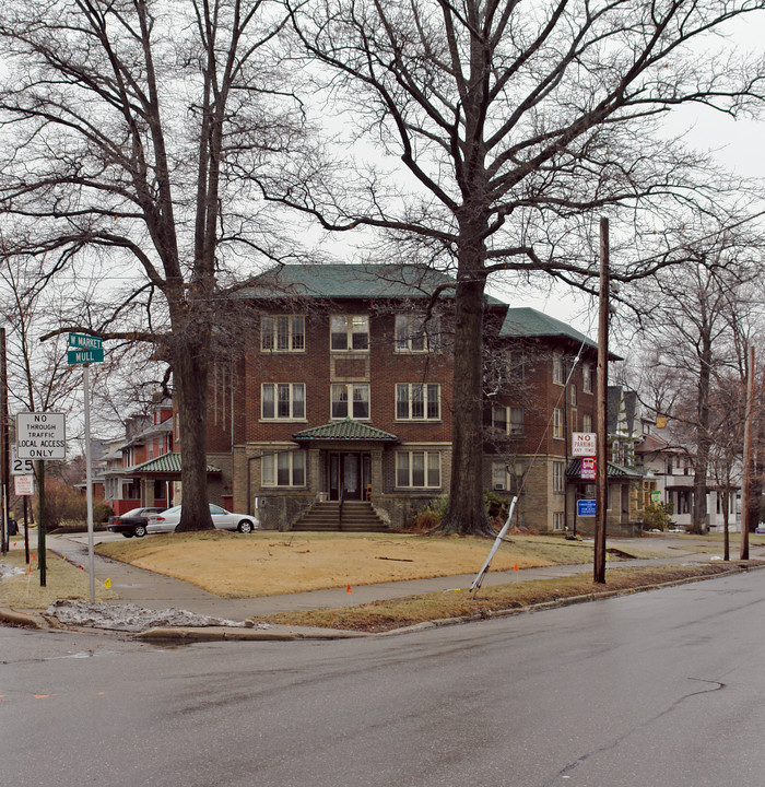 The Chesterfield Apartments in Akron, OH - Building Photo