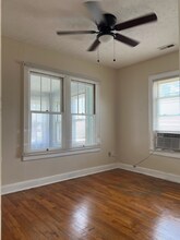 403 W Virginia Ave-Unit -Upper in Dunbar, WV - Building Photo - Building Photo