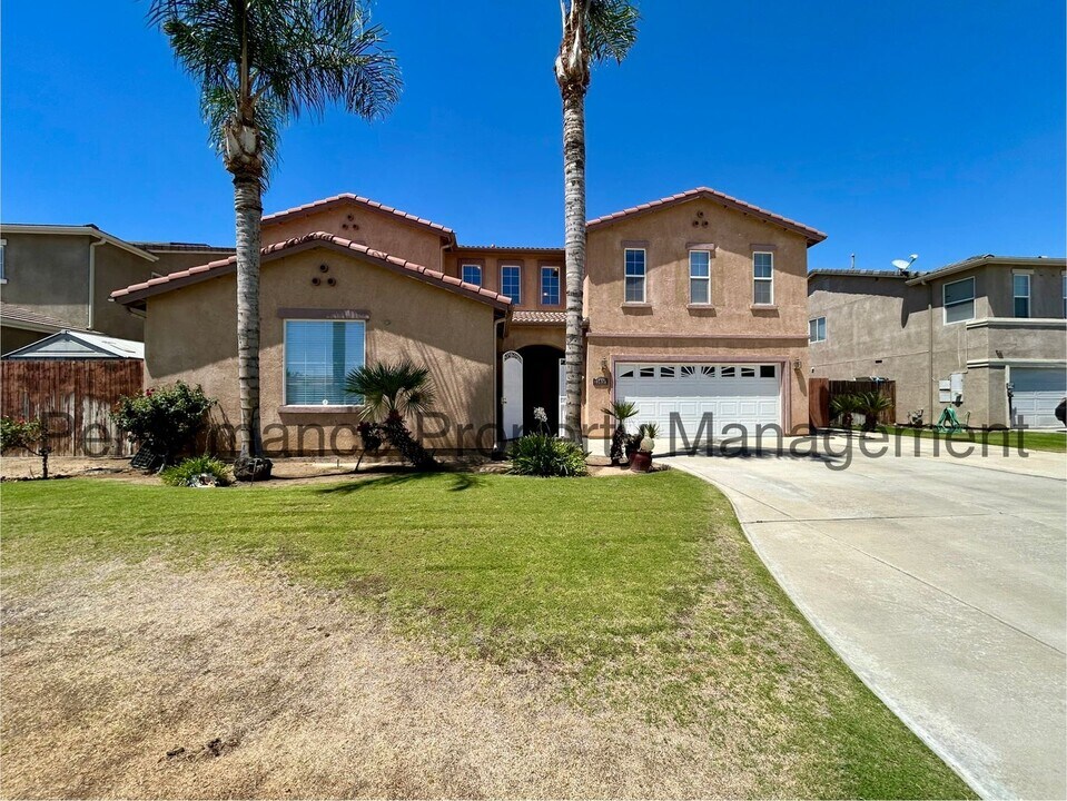 11610 Valley Forge Way in Bakersfield, CA - Building Photo