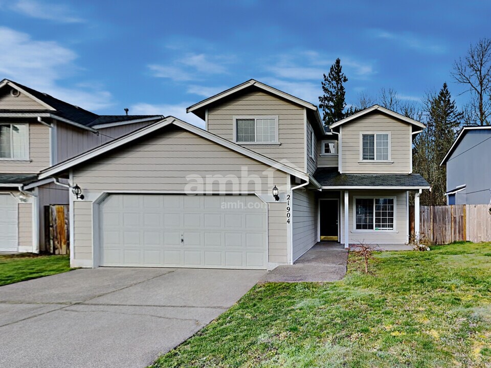 21904 65th Ave E in Spanaway, WA - Building Photo